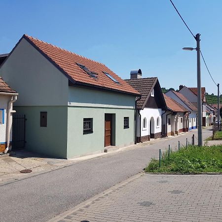 Вилла Sklep U Cejku Мутенице Экстерьер фото